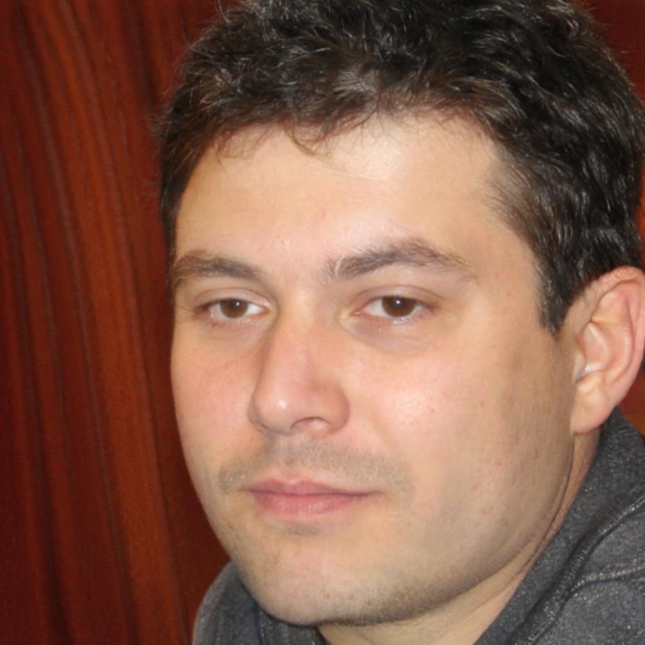 Portrait de Maxime Dubois, conseiller financier